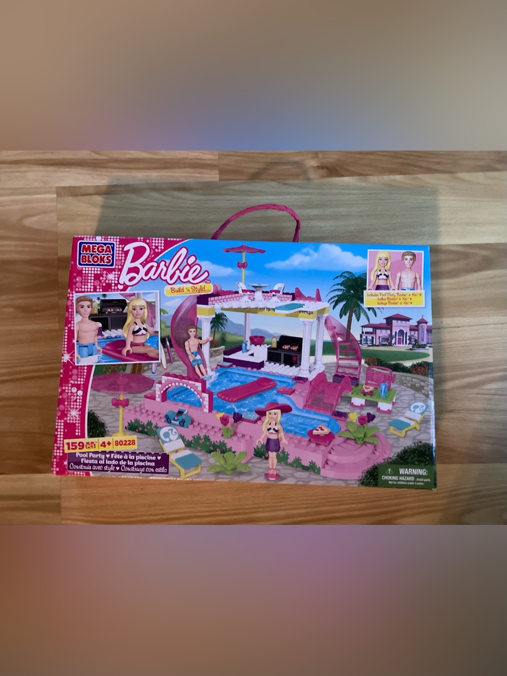 Mega Bloks Barbie Build ’N Style Pool Party 80228 159 Pieces w/ Box Barbie Ken